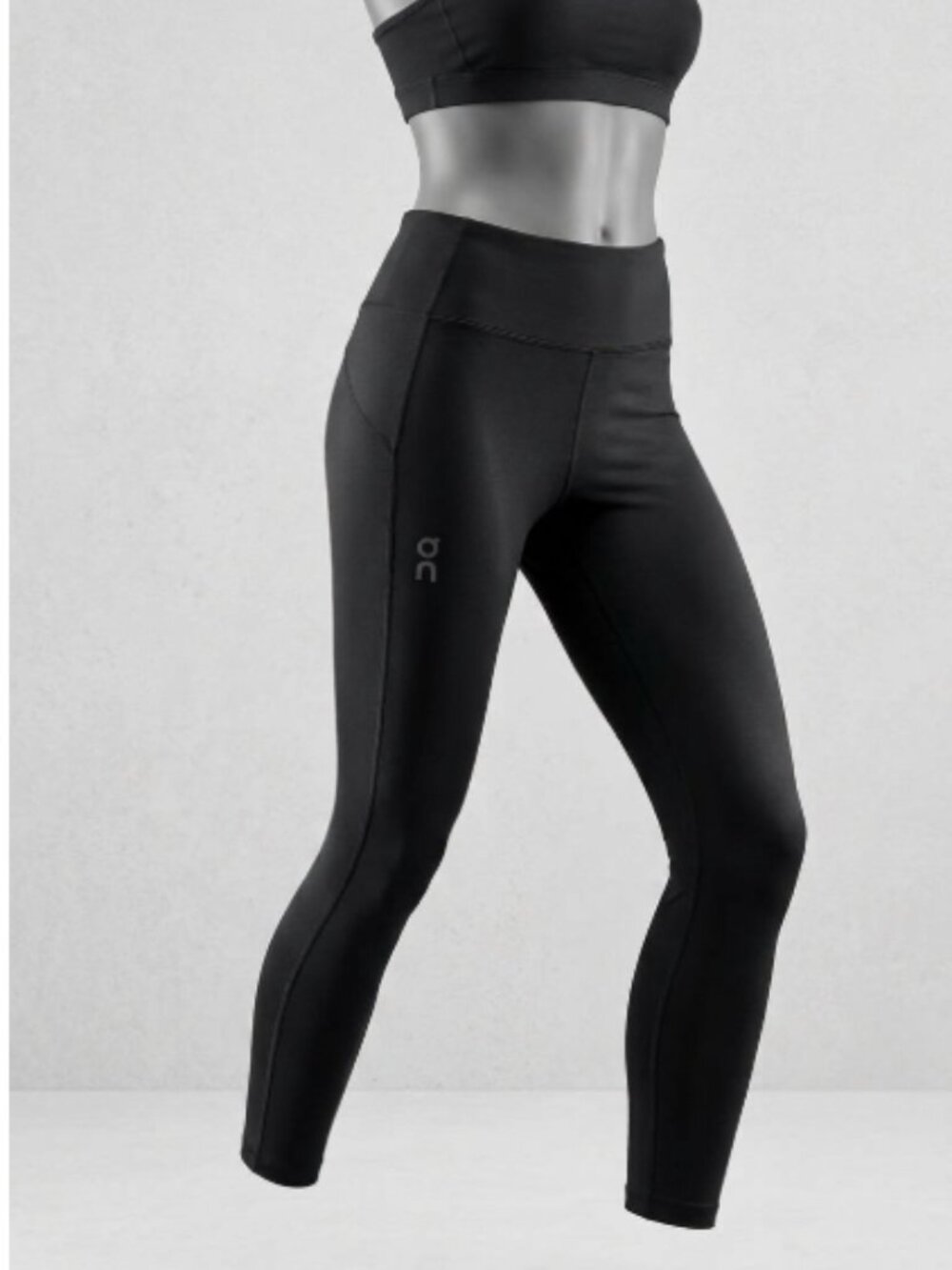 On Active Performance Tights in Black, Size Large